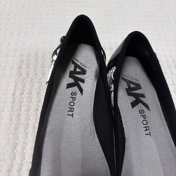 Anne Klein Sport Black and White Comfort Ballets, Size 6.5 - Picture 10 of 14